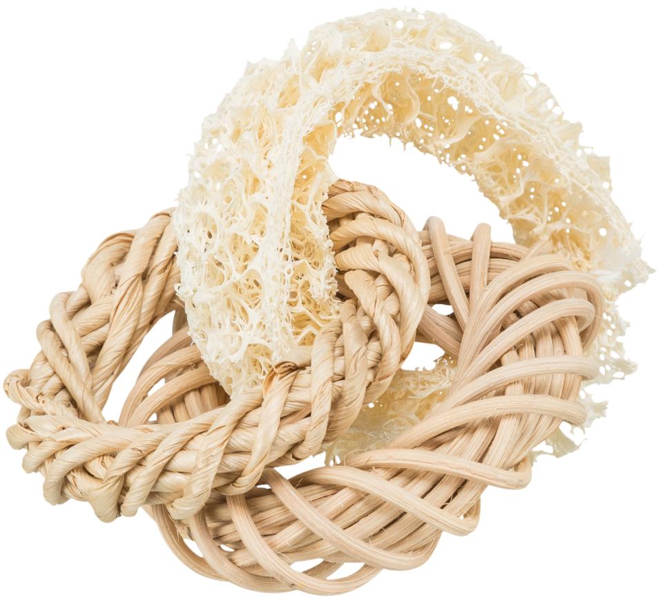 Loofah ring w/rattan and corn leaf ring