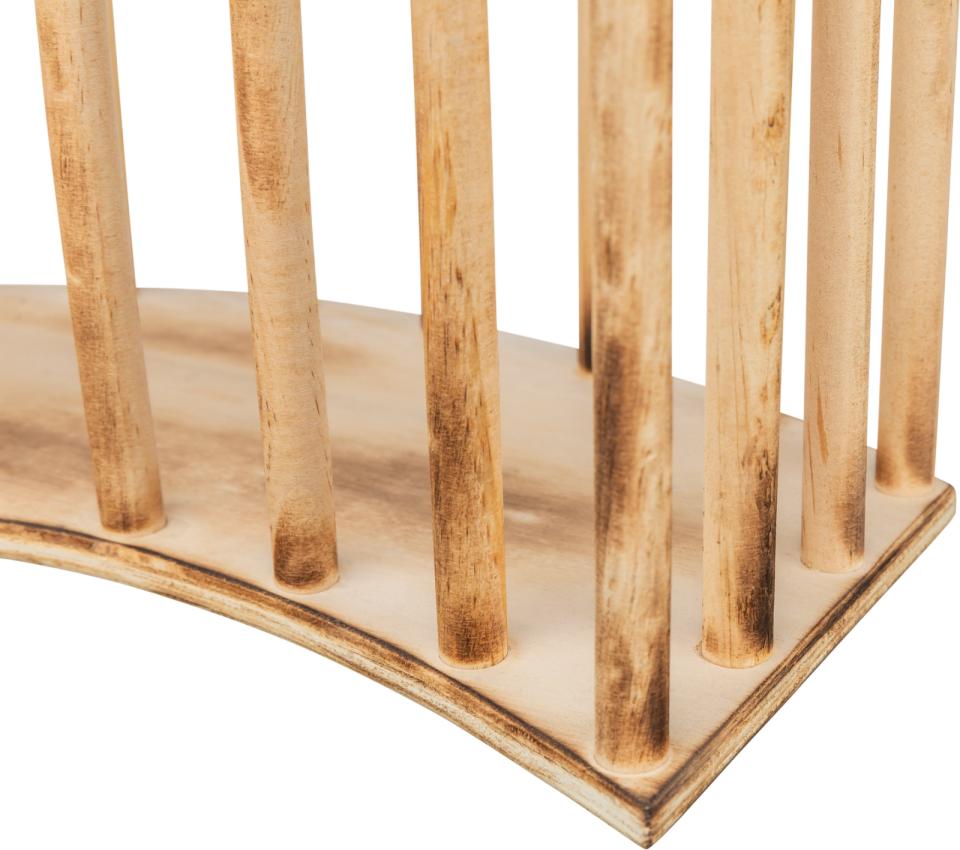 Trixie Høhæk med låg i træ