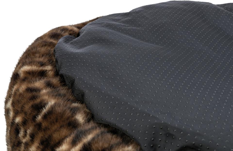 Trixie Leo seng, rund