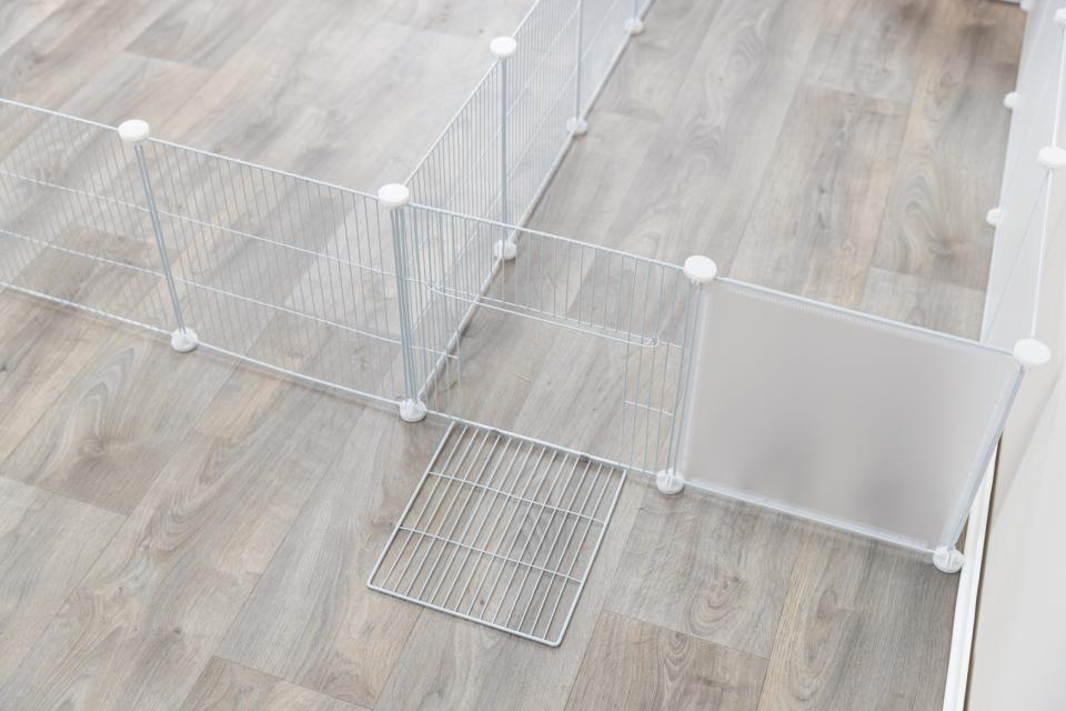 Extension elements for indoor enclosure