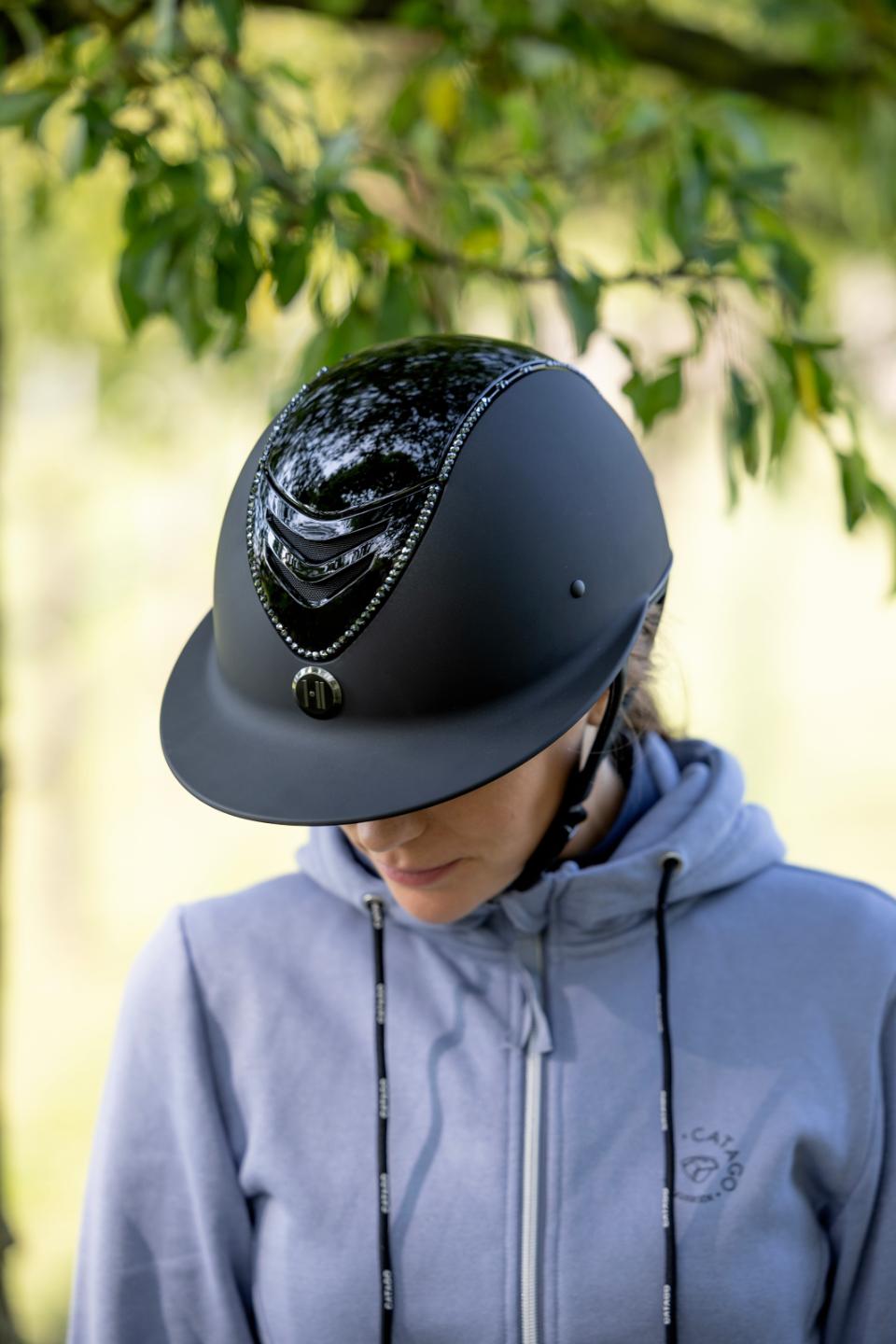 One K MIPS Avancé Lux ridehjelm - blank topp, svart swarovski pipe