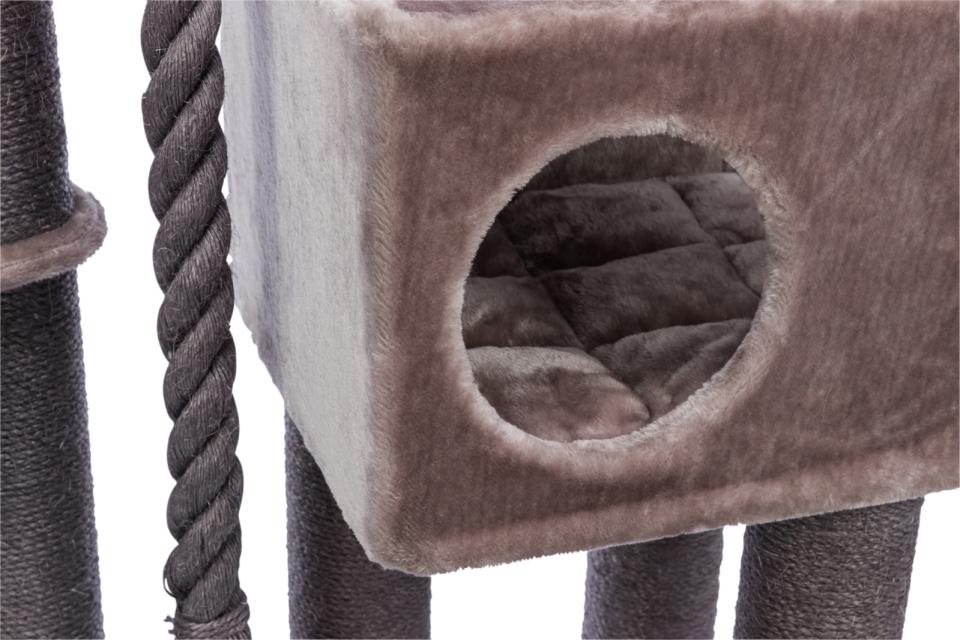 Andres scratching post XXL