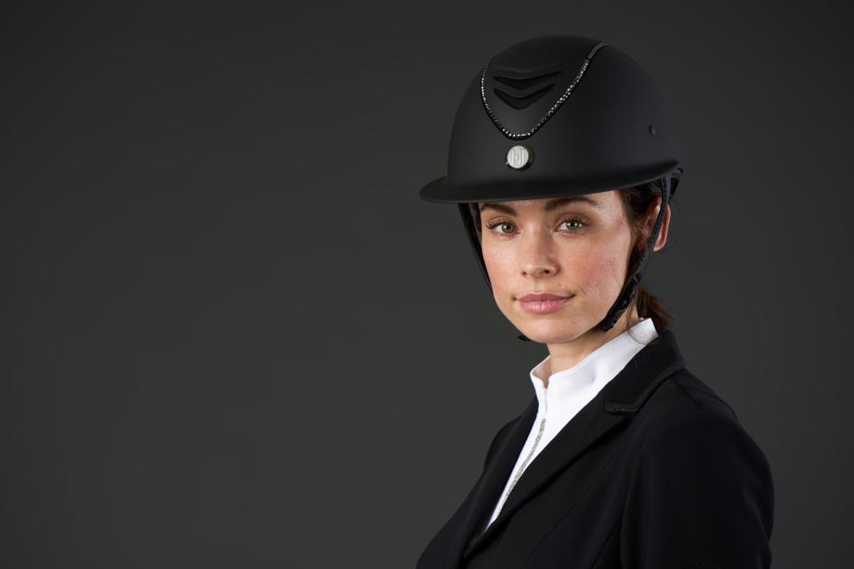 One K MIPS Avancé Lux ridehjelm - matt topp, svart swarovski pipe