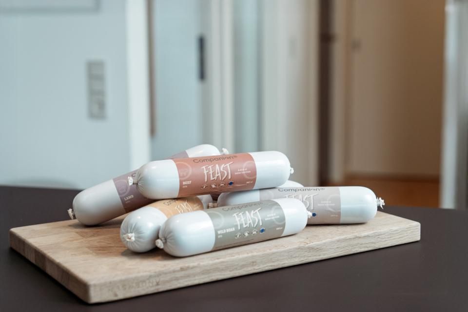 Companion+ FEAST hundfoder korv, Anka