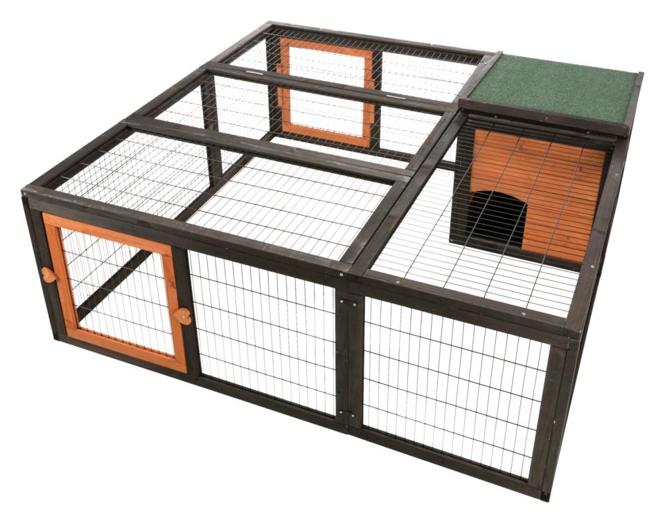 Outdoor Run with Cover