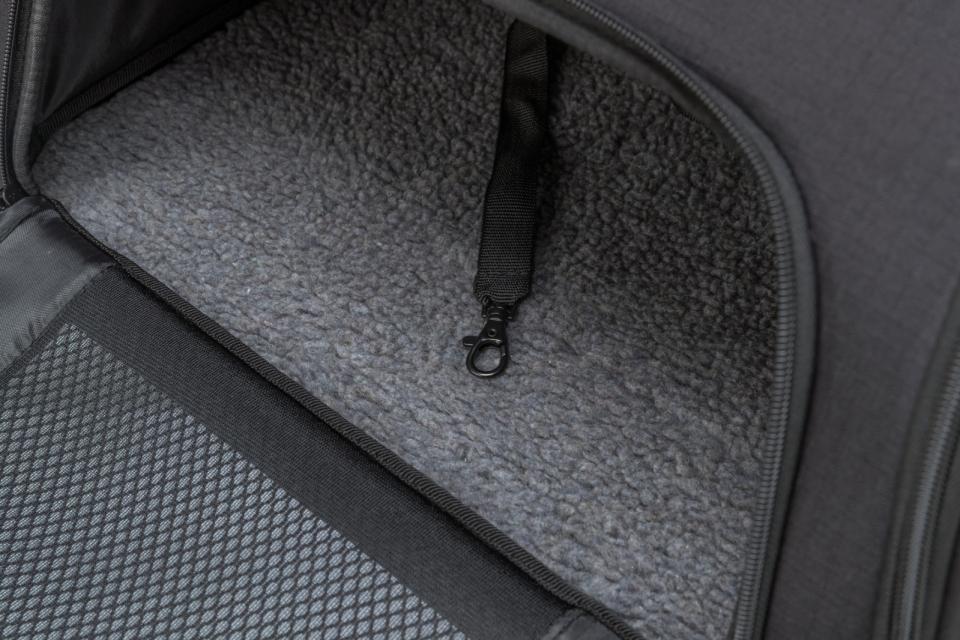 Gate airline carrier