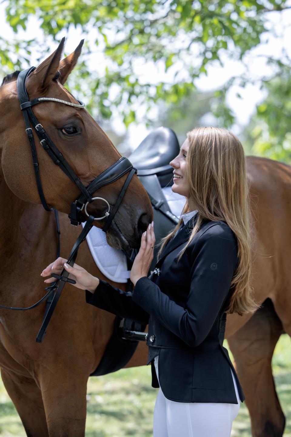 Equipage Andrea tävlingskavaj med diskreta stenar