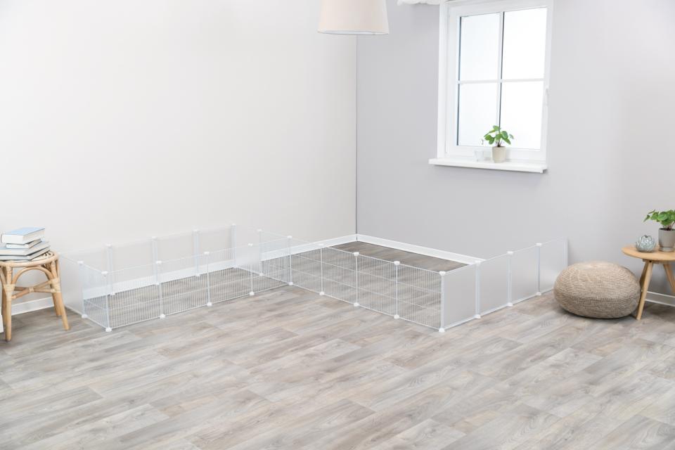 Extension elements for indoor enclosure