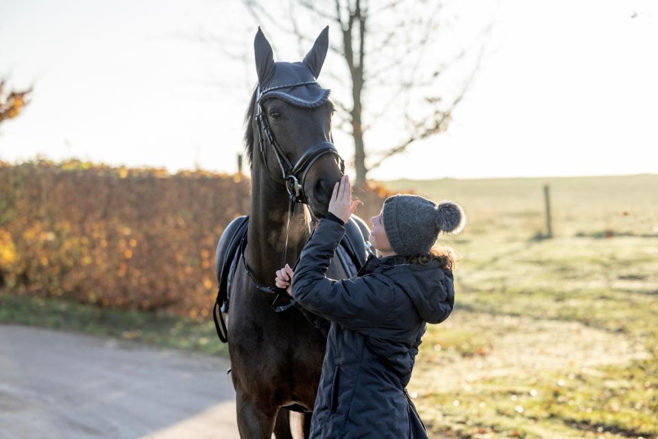 Equipage Vasili strikhue med pelskvast