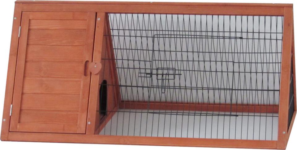 Outdoor rabbit hutch