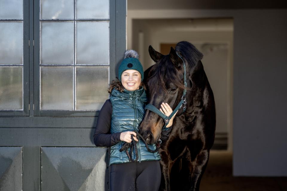 Equipage Vasili strikhue med pelskvast