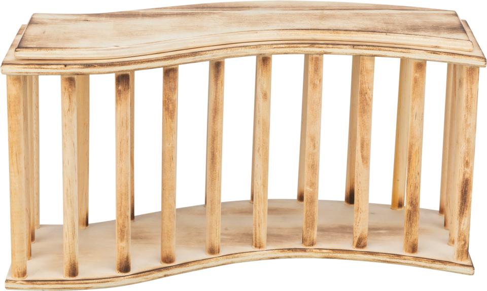 Trixie Høhæk med låg i træ